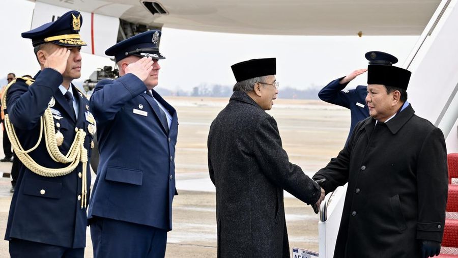 Presiden Indonesia Prabowo Subianto tiba di Amerika Serikat, Selasa, (17/2/2026), pukul 11.55 waktu setempat. Pesawat Garuda Indonesia-1 yang membawa Prabowo dan rombongan mendarat di Pangkalan Militer Andrews, Washington DC. (Dok. Biro Pers Sekretariat Presiden)