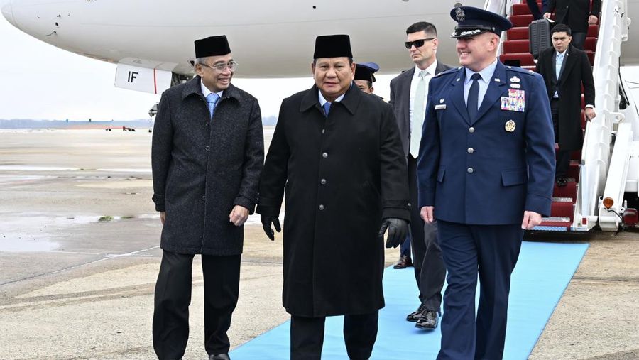 Presiden Indonesia Prabowo Subianto tiba di Amerika Serikat, Selasa, (17/2/2026), pukul 11.55 waktu setempat. Pesawat Garuda Indonesia-1 yang membawa Prabowo dan rombongan mendarat di Pangkalan Militer Andrews, Washington DC. (Dok. Biro Pers Sekretariat Presiden)