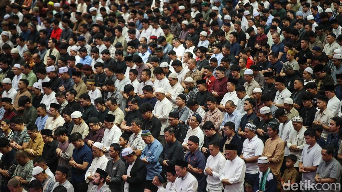 Bacaan Imam Terhenti di Tengah Surah, Makmum Perlu Melakukan Ini