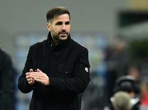 Komentar Fabregas usai Como Bantai MU 4-1