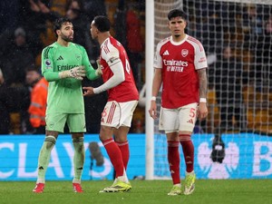 Kalau Mau Juara, Arsenal Dilarang Main Pakai Gigi Dua