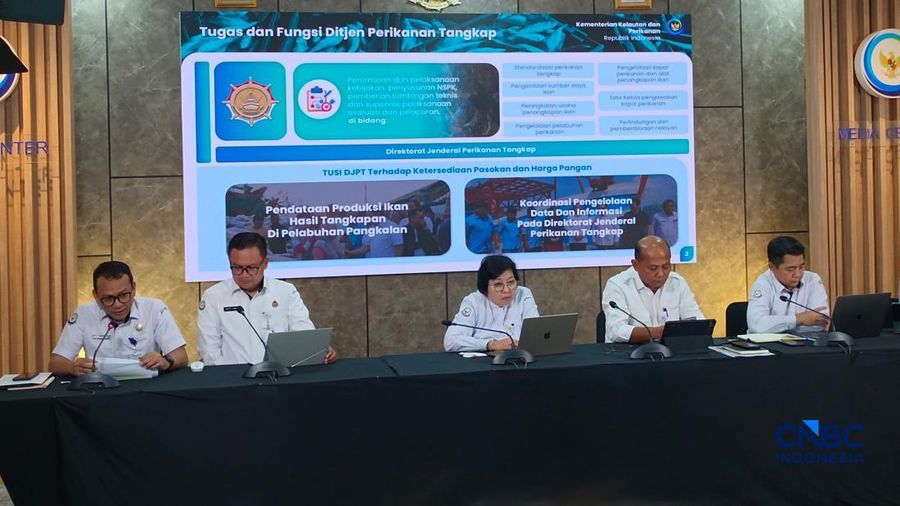 Konferensi Pers terkait Stok dan Harga Ikan Aman Selama Ramadan 2026, di kantor KKP, Jakarta, Kamis (19/2/2026). (CNBC Indonesia/Martyasari Rizky)