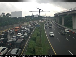 Lalin Interchange Cawang Macet Dikepung Kendaraan dari Tol Luar Jakarta