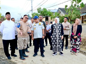 Tito Karnavian Cek Progres Pembersihan Lumpur di Permukiman Aceh Tamiang