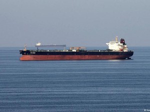 Selat Hormuz Ditutup, Tanker Minyak dan Bahan Bakar Diparkir