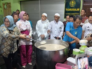 Berburu Bubur Samin Takjil Legendaris di Masjid Darussalam Solo
