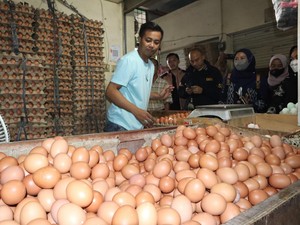 Satgas Saber Pangan Polres Jakbar Sidak Pasar di Kebon Jeruk, Ini Hasilnya