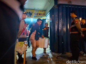 Geledah 16 Jam, Bareskrim Sita Seluruh Emas Dagangan Toko Semar Nganjuk
