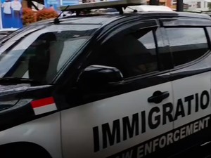 Warga Belgia Viral Lompat ke Laut Pakai Motor Rental di Bali Dideportasi