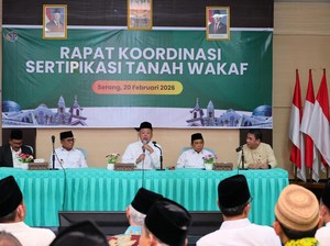 Nusron Serahkan 13 Sertipikat Tanah Wakaf di Banten: Ini Milik Umat Islam