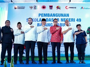 Andre Rosiade-Dony Oskaria Resmikan Pembangunan SDN 49 Batang Kabung Padang