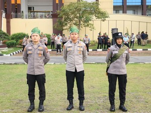 Potret Polisi Bertanjak, Wajah Baru Polda Riau Penjaga Budaya dan Alam