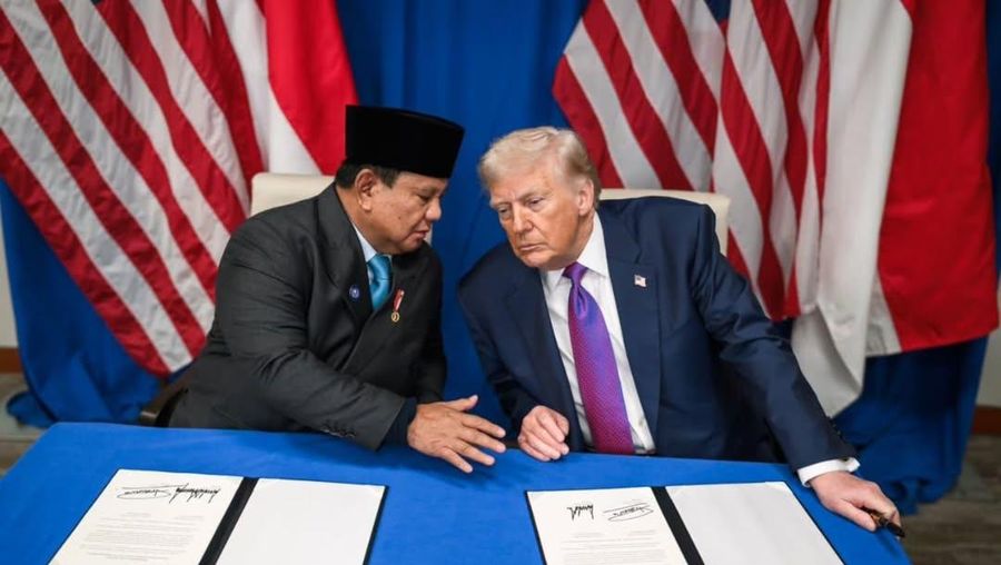 Presiden Prabowo Subianto dan Presiden AS Donald Trump resmi menandatangani tarif perdagangan resiprokal kedua negara. Salah satu isinya ialah mengenakan tarif dagang 0% untuk sejumlah produk, Kamis (19/2/2026). (Dok. Media Sosial Sekretariat Kabinet)