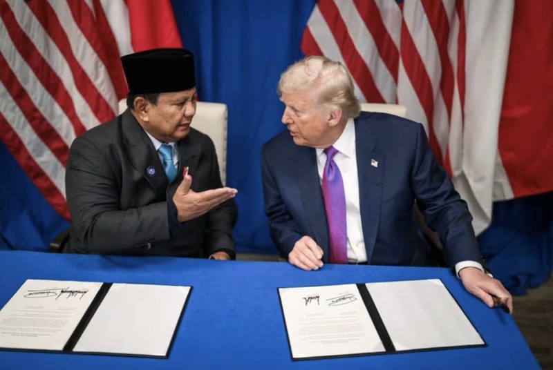 Presiden Prabowo Subianto dan Presiden AS Donald Trump resmi menandatangani tarif perdagangan resiprokal kedua negara. Salah satu isinya ialah mengenakan tarif dagang 0% untuk sejumlah produk, Kamis (19/2/2026). (Dok. Media Sosial Sekretariat Kabinet)