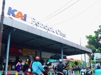 Mulai Besok, Pintu Masuk di Stasiun KRL Pondok Cina Ini Ditutup