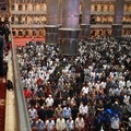 Umat muslim mengikuti salat Tarawih Ramadan 1447 Hijriah di Masjid Istiqlal, Jakarta, Kamis (19/2/2026). (CNBC Indonesia/Faisal Rahman)
