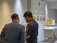 Bea Cukai Segel Toko Berlian Bening Luxury di Pluit