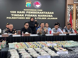2 Kurir Ngaku Narkobanya Dirampok di Tengah Laut, Diselundupkan Dalam Jeriken