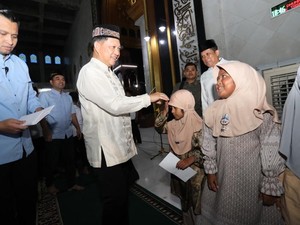 Kasatgas Tito Buka Bersama & Serahkan Bantuan ke Masyarakat Lhokseumawe