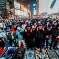 Penampakan Times Square New York Jadi Lautan Jemaah Salat Tarawih