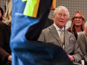 Video Heboh Kasus Epstein: Andrew Ditangkap, Raja Charles Eksis di London Fashion Week