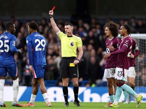 Chelsea, Si Hobi Kartu Merah dan Buang-buang Poin