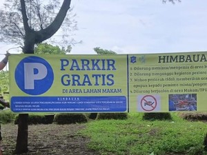Pemkot Surabaya Imbau Warga Tolak Parkir Liar di Area Makam