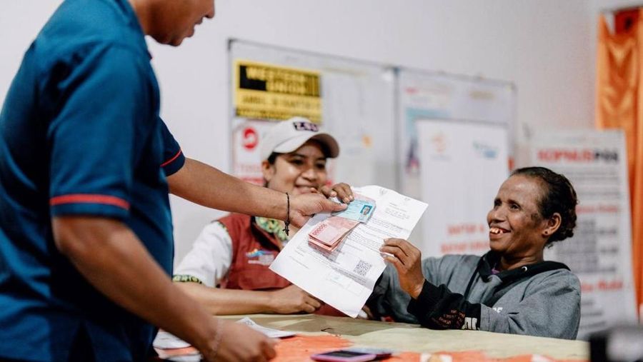 Penyaluran Bantuan Sosial Program Keluarga Harapan.