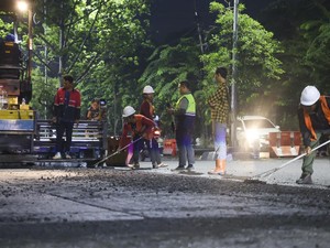 Pemkot Surabaya Kerahkan 9 Tim Satgas untuk Tangani Jalan Berlubang