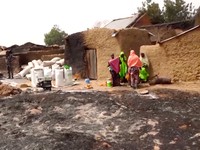 Sedikitnya 50 orang tewas dan sejumlah perempuan serta anak-anak diculik setelah sekelompok pria bersenjata menyerang desa Tungan Dutse di Negara Bagian Zamfara, Nigeria barat laut, Jumat malam waktu setempat. (Tangkapan Layar Video Reuters/)