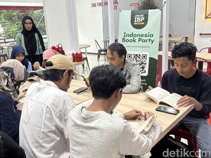 Ngabubookread, Serunya Ngabuburit Sambil Baca Buku di Surabaya