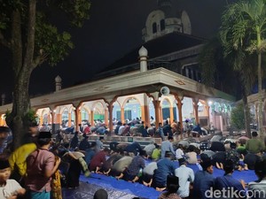 Tarawih Kilat 23 Rakaat Cuma 13 Menit Bertahan Ratusan Tahun di Blitar