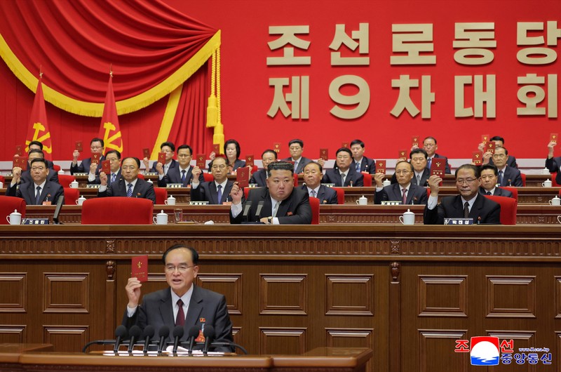 Pemimpin Korea Utara Kim Jong Un saat menghadiri Kongres Kesembilan Partai Buruh Korea (WPK) di mana ia terpilih kembali sebagai sekretaris jenderal, di Pyongyang, Korea Utara, 22 Februari 2026. (KCNA via REUTERS)