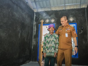 Ahmad Luthfi Serahkan 36 Unit Rumah untuk Warga Terdampak Tanah Gerak