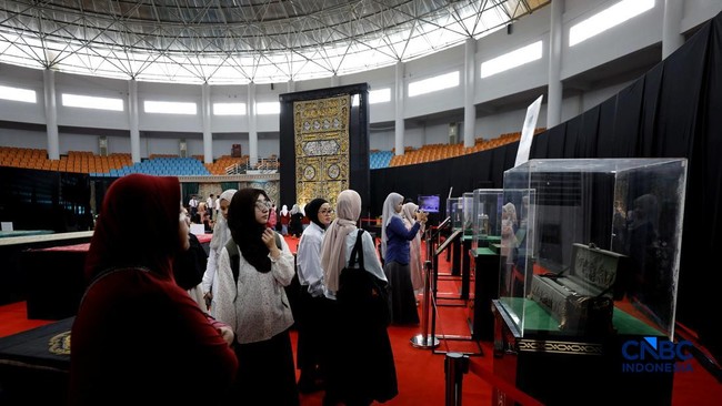 Melihat 75 Artefak Nabi Muhammad SAW yang Dipamerkan di Bogor