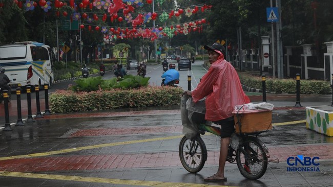 Cuaca Labil di Indonesia: Panas Terik dan Hujan Lebat Saat Masa Pancaroba