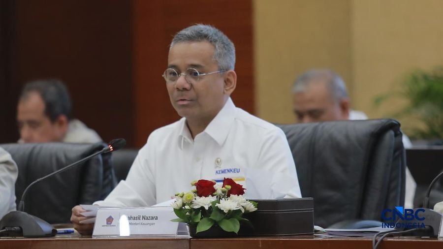 Wakil Menteri Keuangan RI, Suahasil Nazara menyampaikan pemaparan saat konferensi pers APBN KiTa di Kantor Kementerian Keuangan, Jakarta, Senin (23/2/2026). (CNBC Indonesia/Muhammad Sabki)