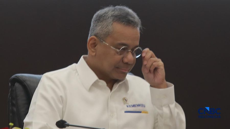 Wakil Menteri Keuangan RI, Suahasil Nazara menyampaikan pemaparan saat konferensi pers APBN KiTa di Kantor Kementerian Keuangan, Jakarta, Senin (23/2/2026). (CNBC Indonesia/Muhammad Sabki)