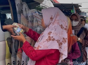 Hari Pertama Penukaran Uang Baru di Jogja Diserbu Warga