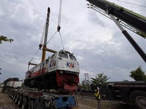 KAI Logistik Kirim 12 Lokomotif dari Sumatera ke Jawa buat Angkutan Lebaran