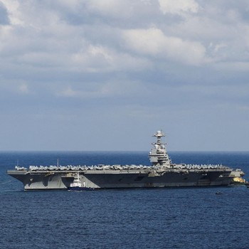 Sinyal Perang! Penampakan Kapal Induk Raksasa AS Dekati Perairan Iran