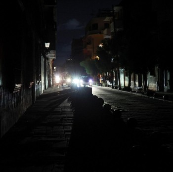 Potret Negeri Gelap Gulita, Blackout Bikin Negara Ini Kacau