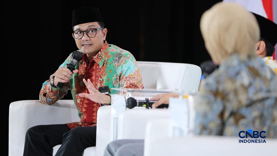 Kepala Badan Pelaksana Badan Pengelolaan Keuangan Haji, Fadlul Imansyah saat menyampaikan pemaparan dalam Sarasehan 99 Ekonom Syariah: Sharia Investment Forum 2026 di Jakarta, Selasa (24/2/2026). (CNBC Indonesia/Tri Susilo)