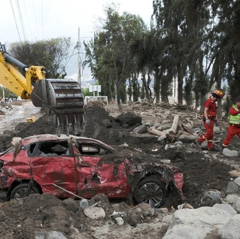 Banjir Bandang Acak-Acak Negeri, Korban Berjatuhan-Status Darurat