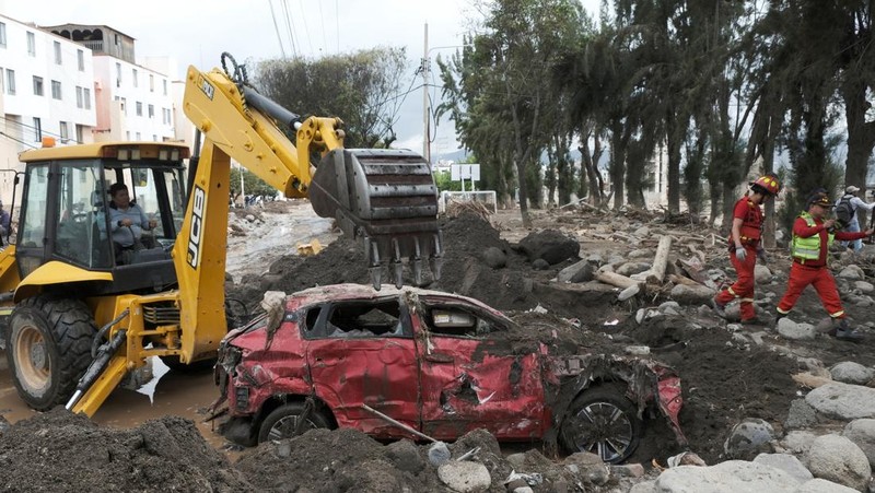 Kondii kerusakan akibat banjir bandang usai hujan lebat di Arequipa, Peru, Senin (23/2/2026). (REUTERS/Oswad Charca)