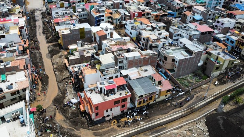 Kondii kerusakan akibat banjir bandang usai hujan lebat di Arequipa, Peru, Senin (23/2/2026). (REUTERS/Oswad Charca)
