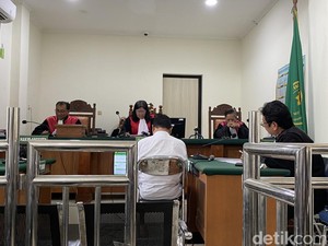 Korupsi Masjid Agung, Pihak Penyuap Minta Eks Bupati Karanganyar Juga Diadili