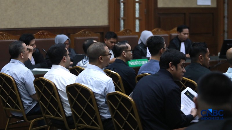 Sejumlah tokoh nasional lintas disiplin menyampaikan Amicus Curiae (Sahabat Pengadilan) dalam perkara tindak pidana korupsi yang dikenal dengan perkara &ldquo;Tata Kelola Minyak Mentah dan Produk Kilang&rdquo; di Pengadilan Negeri Jakarta Pusat, Selasa (24/2/2026). (CNBC Indonesia/Muhammad Sabki)