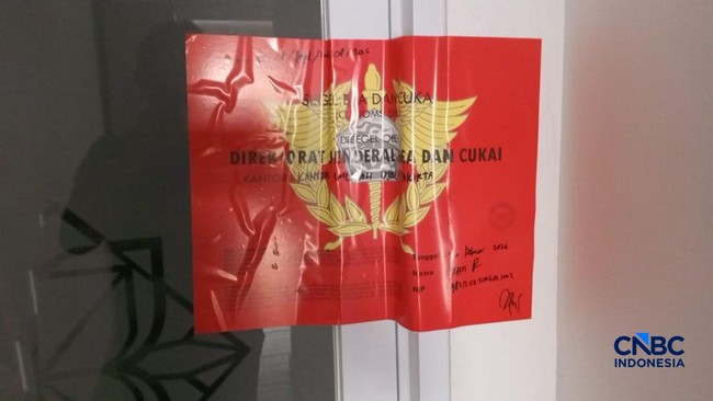 Sebelum Disegel Bea Cukai, Toko Emas Bening Luxury Ramai Pelanggan