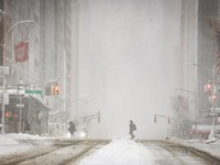 New York Lumpuh, Jalan & Sekolah Tutup-Garda Nasional Dikerahkan